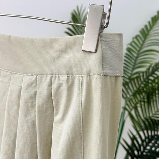 点此购买 迪桑特夏季通勤运动女士宽松梭织百褶半身裙 QK 322150 商品图11