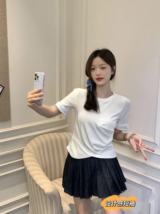 7.7清货，能接受不退拍~88096卷边袖不规则褶皱短袖T恤-喜出 商品图0