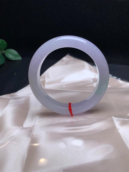 620297，55.5冰春彩手镯，冰紫底色飘一截清新绿，整条清新干净 商品图2