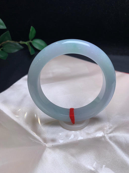 620296，57春彩手镯、条形大气正装，紫罗兰底色 隐隐约约飘了一点绿 润润的 商品图1