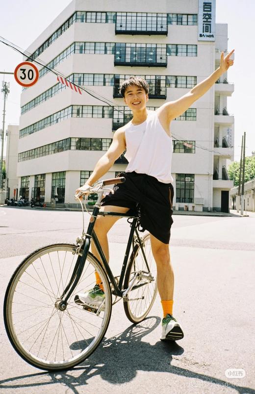 罗意威 X ON跑 联名款轻质防水有内衬中裤五分裤 Z-15451 商品图6