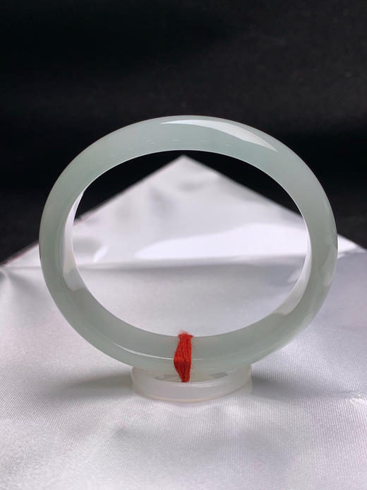 620301，53.2圈口，冰晴贵妃手镯，底子冰胶透手有光感，晴水底，底色清爽 商品图0