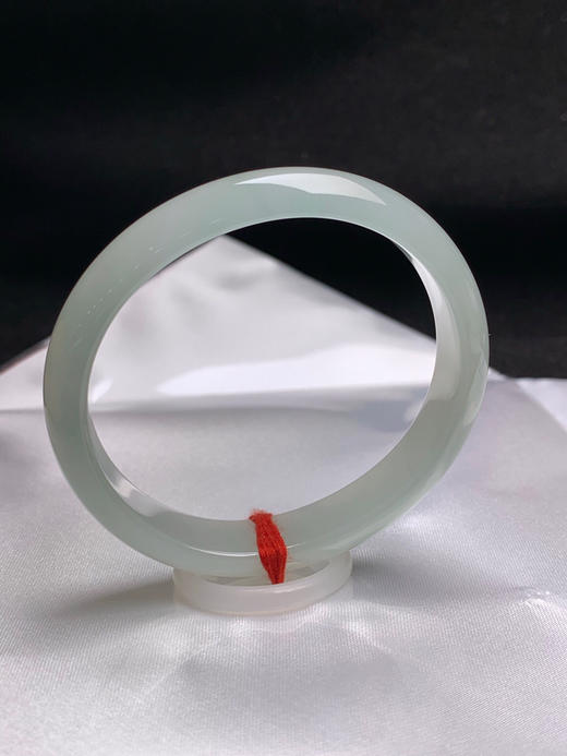 620301，53.2圈口，冰晴贵妃手镯，底子冰胶透手有光感，晴水底，底色清爽 商品图2