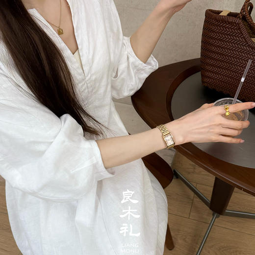 【预售7天】良木礼V领收腰白裙（1627） 商品图1