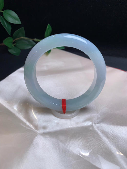 620296，57春彩手镯、条形大气正装，紫罗兰底色 隐隐约约飘了一点绿 润润的 商品图3