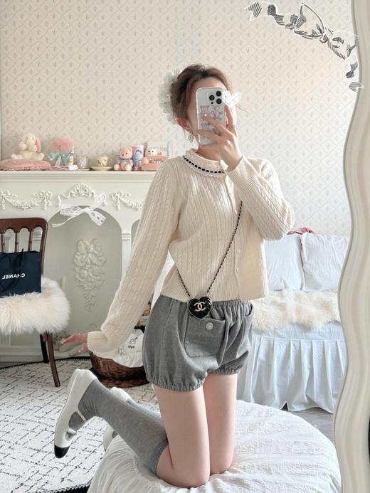 香奈儿双c吊白结爱心耳钉（XJ） 商品图4