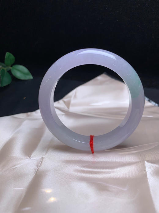 620297，55.5冰春彩手镯，冰紫底色飘一截清新绿，整条清新干净 商品图3