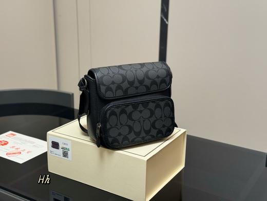 蔻驰男士邮差包（CB） 商品图0