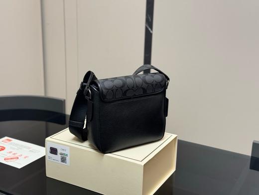 蔻驰男士邮差包（CB） 商品图8