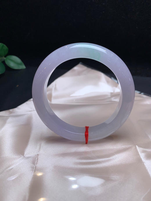 620297，55.5冰春彩手镯，冰紫底色飘一截清新绿，整条清新干净 商品图0