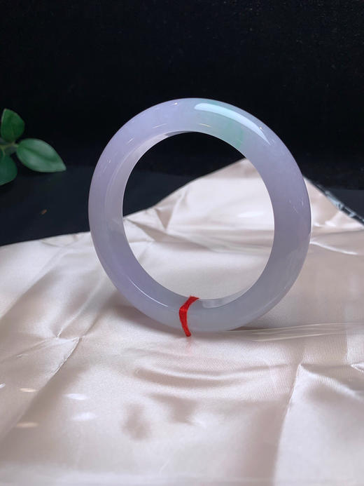 620297，55.5冰春彩手镯，冰紫底色飘一截清新绿，整条清新干净 商品图1
