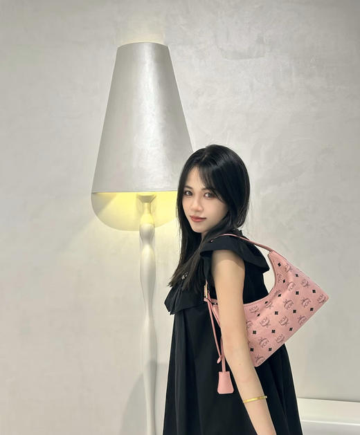 新𝐌𝐂牛角包 商品图0