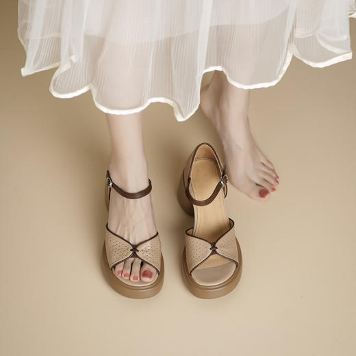 【预售5天】露趾厚底粗跟仙女凉鞋，真皮新款夏季镂空网眼洞洞拼色罗马鞋GP&3285 商品图1