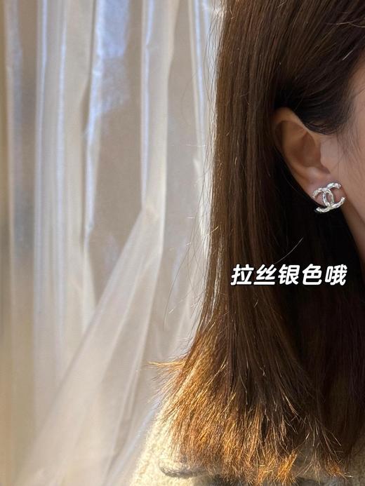 香奈儿雕纹双c耳钉（XJ） 商品图4