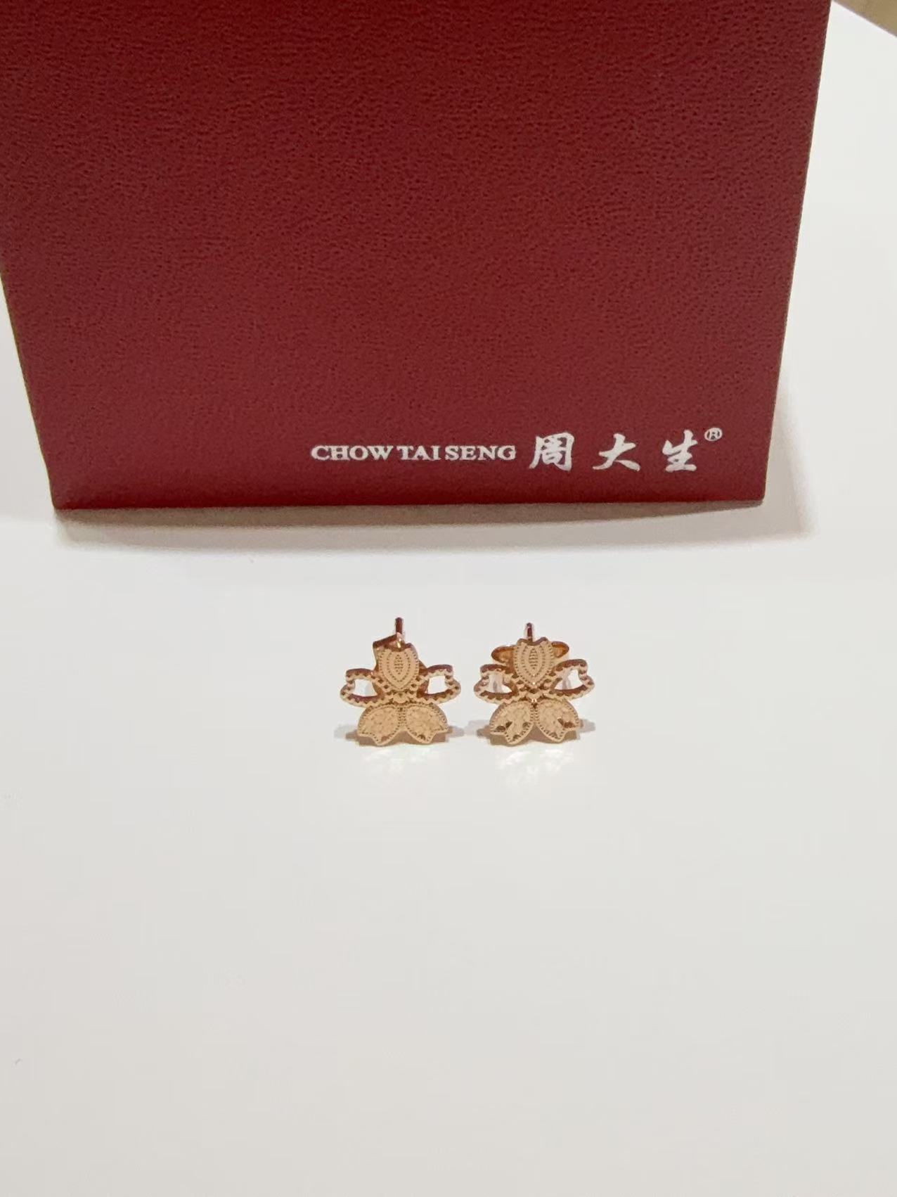 1F 周大生 18K耳饰