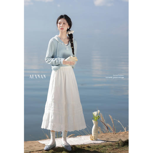 鹿向南「慵懒时光」白色蛋糕半身裙女夏新款&蓝色上衣 商品图2