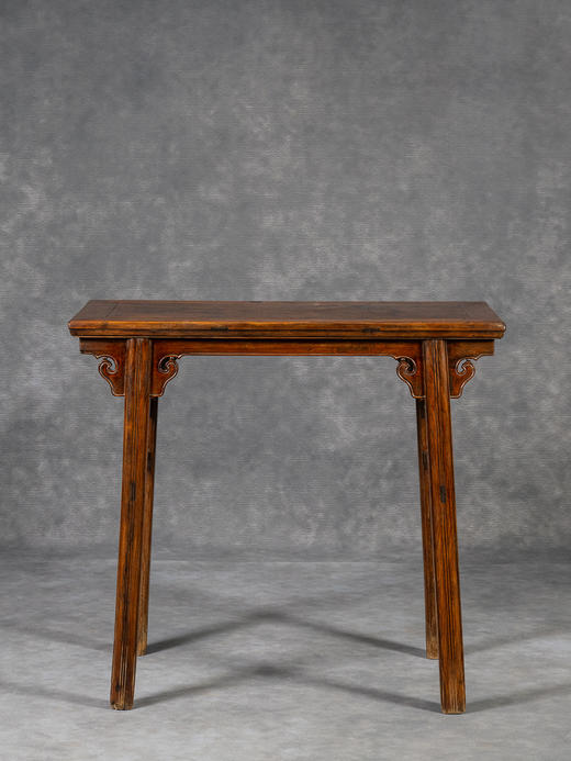 清早期	黄花梨夹头榫如意云纹独板面平头案 商品图1