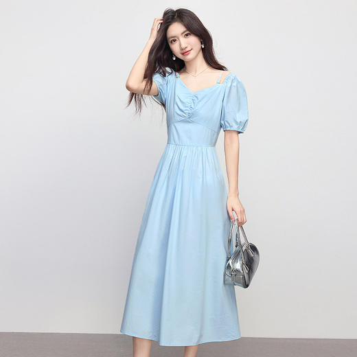 【专属特价】熙世界蓝色一字领吊带连衣裙女夏季新款温柔气质泡泡袖法式茶歇裙 商品图4