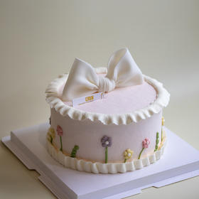 翻糖蝴蝶结手绘小花蛋糕