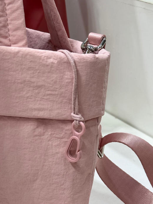 点此购买 lululemon露露On My Level女士小款手袋时尚单肩手提包 sz 322235 商品图10