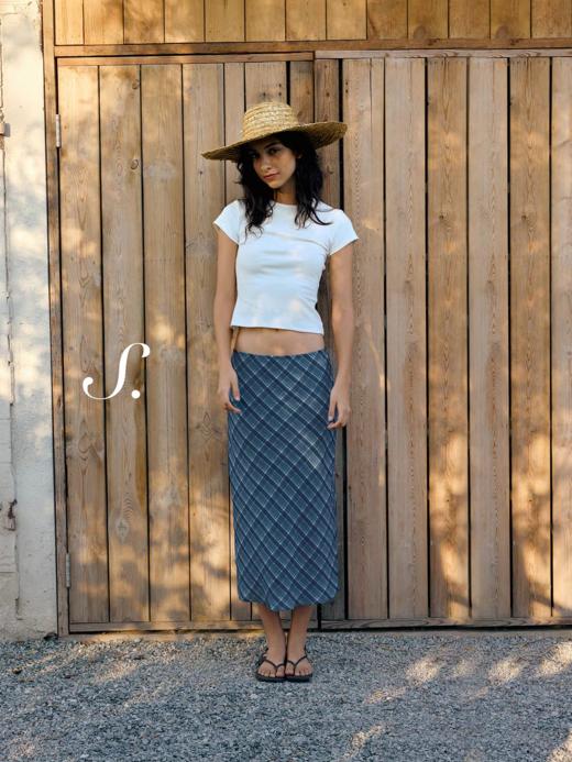 shyshystill/shy202502046/两色格子裙松紧腰斜裁面料柔软细腻透气半身裙 商品图0