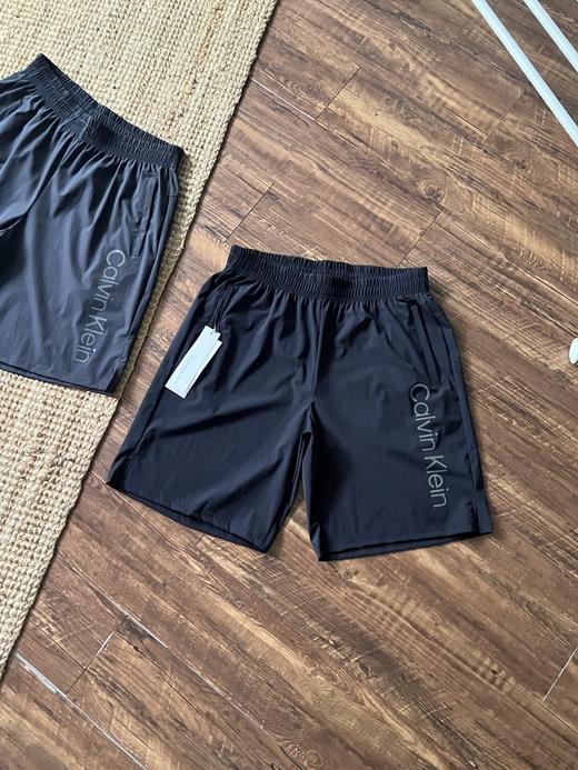 点此购买 CK夏季男士休闲运动短裤 md 322367 商品图2