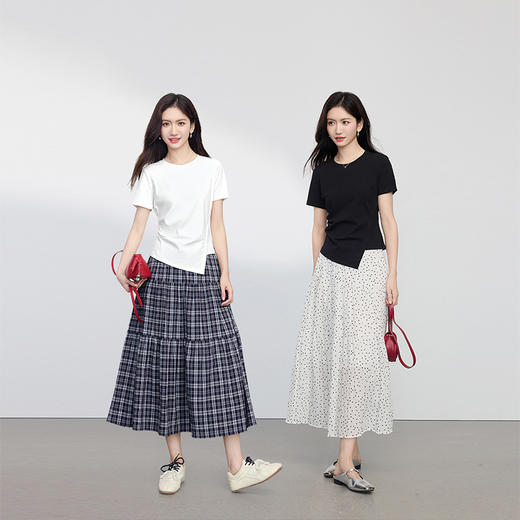 【周末秒杀】熙世界不规则正肩短袖T恤女夏季2025新款设计感收腰修身圆领上衣 商品图2