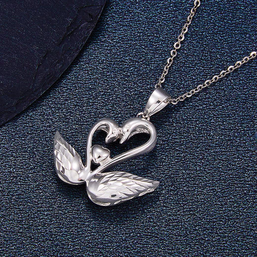 【限时8.8折】【线上铂金馆】PT950 【国际铂金协会】铂金爱心双天鹅吊坠(BDZ00075)预售产品下单后不退款不退货不换货不补差价) 商品图2