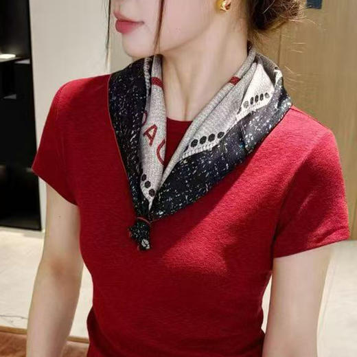 【不退不换】【现货】良木礼真丝山茶花丝巾（1022） 商品图1