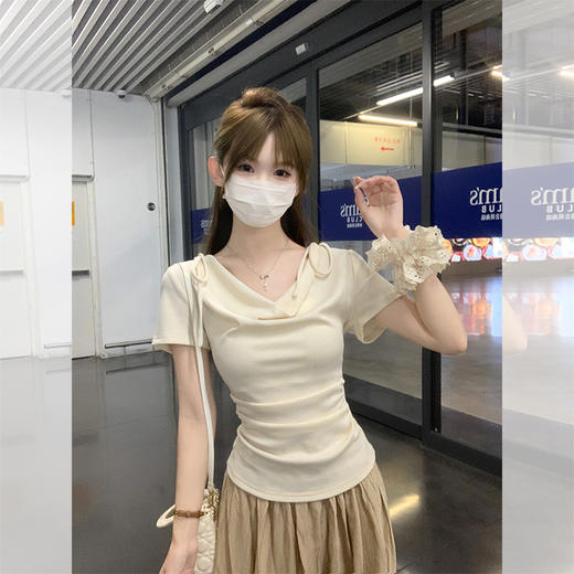 西遇荡领短袖t恤女2025年夏季新款系带褶皱修身显瘦正肩短款上衣SS051014 商品图1