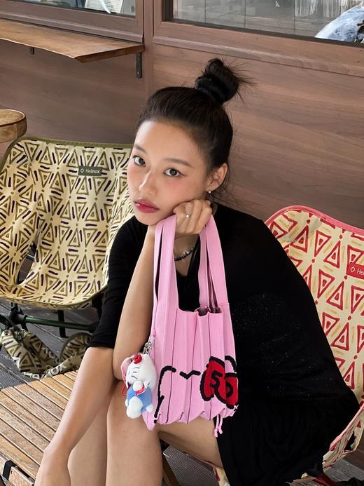 【GZ】无忧购韩国联名款hellokitty猫可爱百褶针织手提包 261（截单后3-5天发货） 商品图0