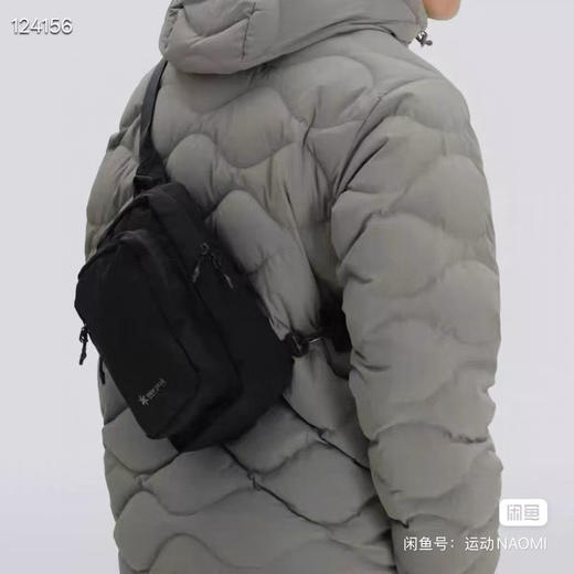 韩单正品 SnowPeak 25款男女通用5L尼龙单肩包斜挎包
尺寸17.5*7.5*26
四个颜色：
黑色/灰色/绿色/灰白色

原价99000韩元 商品图6