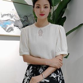 588311 镂空钉珠真丝上衣