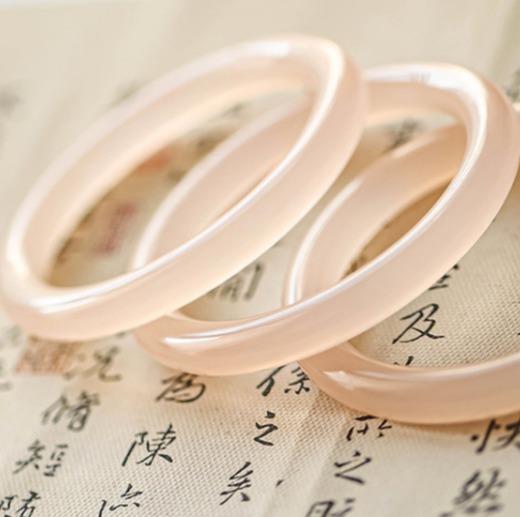 【立享：玛瑙耳钉】BAOGANDI宝梵迪 天然藕粉阿富汗玉手镯（配证书 礼盒包装） 商品图4