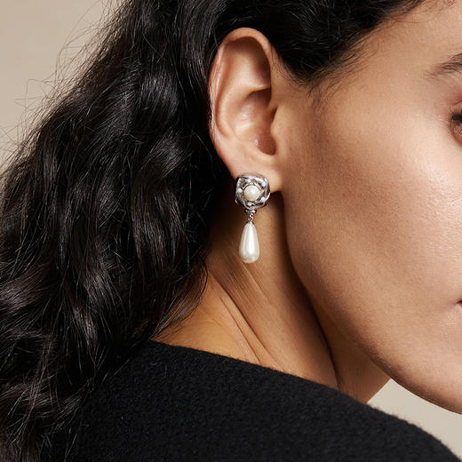 【熊黛林&王楚然&刘芳菲同款】Victoria维多利亚系列｜金丝珍珠耳环（2色可选） 商品图3