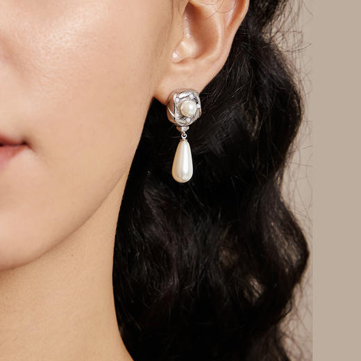 【熊黛林&王楚然&刘芳菲同款】Victoria维多利亚系列｜金丝珍珠耳环（2色可选） 商品图2