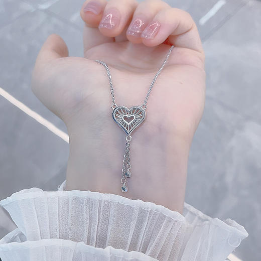 【限时8.8折】【线上铂金馆】PT950 #怦然心动 【精品】铂金镂空调节花丝爱心心形流苏套链(BFPTTL00051)预售产品下单后不退款不退货不换货不补差价) 商品图2