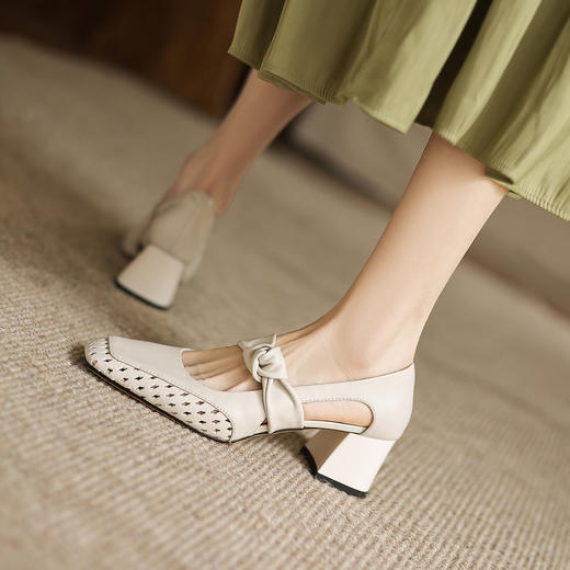 阿么手工女鞋羊皮百搭镂空凉鞋透气2025新款不累脚粗跟鞋子5.5CM 商品图1
