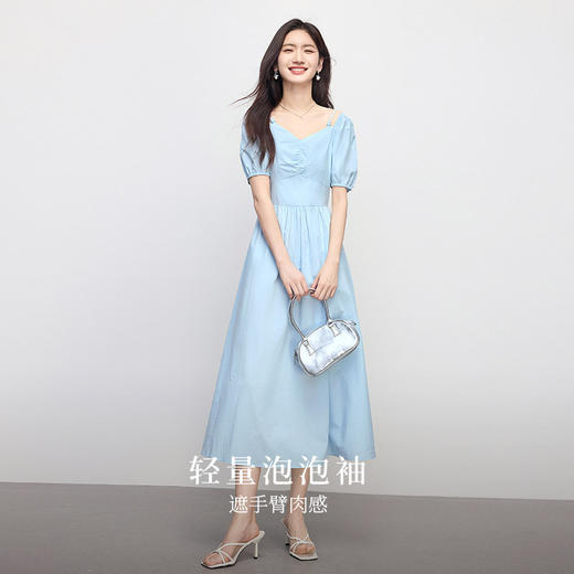 【专属特价】熙世界蓝色一字领吊带连衣裙女夏季新款温柔气质泡泡袖法式茶歇裙 商品图2