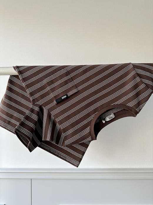 现货 THS-限时 缪家 都市松弛感 早春咖色细条纹圆领T恤 BH2568 商品图4