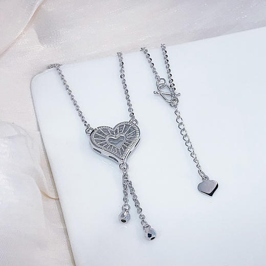 【限时8.8折】【线上铂金馆】PT950 #怦然心动 【精品】铂金镂空调节花丝爱心心形流苏套链(BFPTTL00051)预售产品下单后不退款不退货不换货不补差价) 商品图1