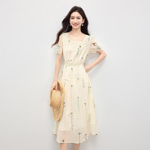 【专属特价】熙世界植物花卉刺绣天丝连衣裙女2025夏日新款法式方领莱赛尔裙子 商品图3