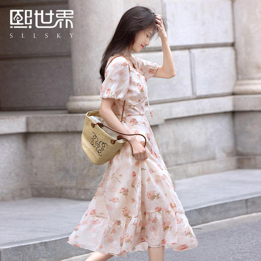 熙世界浪漫玫瑰碎花连衣裙女2025夏季新款法式度假气质荷叶边裙子 商品图0