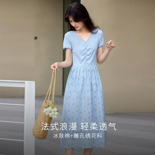 【专属特价】熙世界度假风镂空绣花V领连衣裙女夏季设计感短袖拼接假两件裙子 商品图1