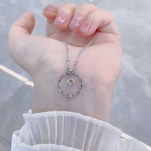 【限时8.8折】【线上铂金馆】PT950 【精品】铂金空心调节四叶草吊饰蹦迪珠圆环套链(BFPTTL00053)预售产品下单后不退款不退货不换货不补差价) 商品图2