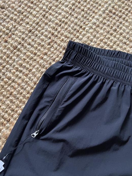 点此购买 CK夏季男士休闲运动短裤 md 322367 商品图7