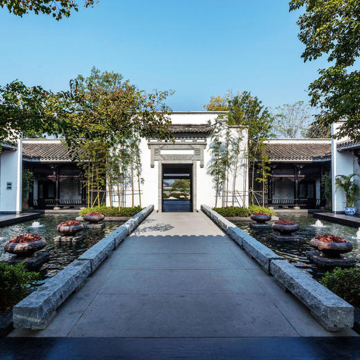 双12大促！2~3晚【黄山雨润涵月楼酒店】周末/元旦不加价，春节可用！入住280㎡皓月别墅，私汤别墅还有加热泡池~含齐云山门票、孔雀喂养饲料及旅拍！赏园林美景，感受徽州底蕴~ 商品图11