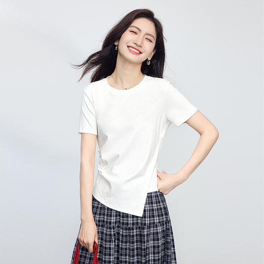 【周末秒杀】熙世界不规则正肩短袖T恤女夏季2025新款设计感收腰修身圆领上衣 商品图4