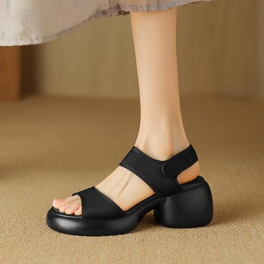 【预售5天】法式简约厚底一字带休闲凉鞋夏新款外穿圆头浅口增高百搭罗马女鞋DTN&300-30 商品图3