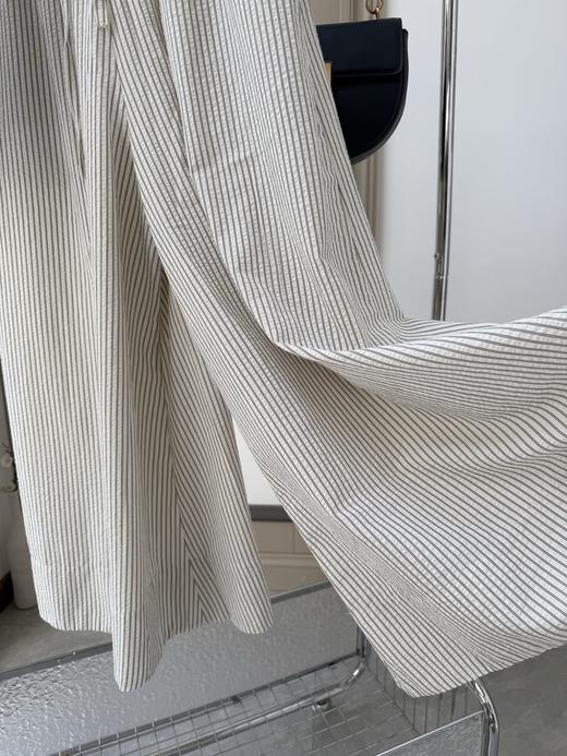 点此购买 北欧小众女士休闲版型松紧腰系带泡泡纱条纹阔腿裤裙裤 xj 322303 商品图12